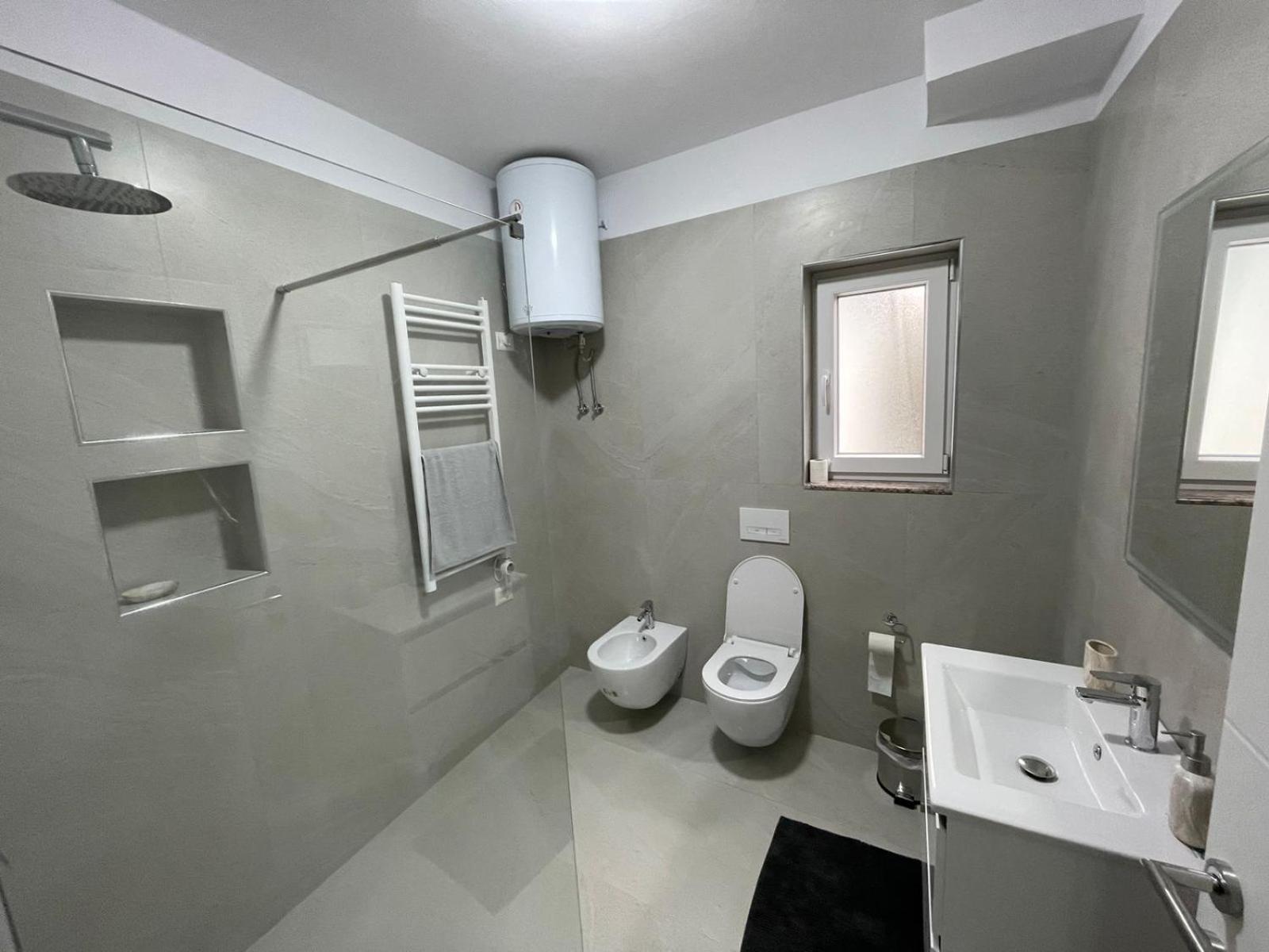 Kevi 'S Place Тирана Екстер'єр фото